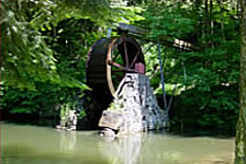altes Mühlen-Wasserrad der Tantenmühle
